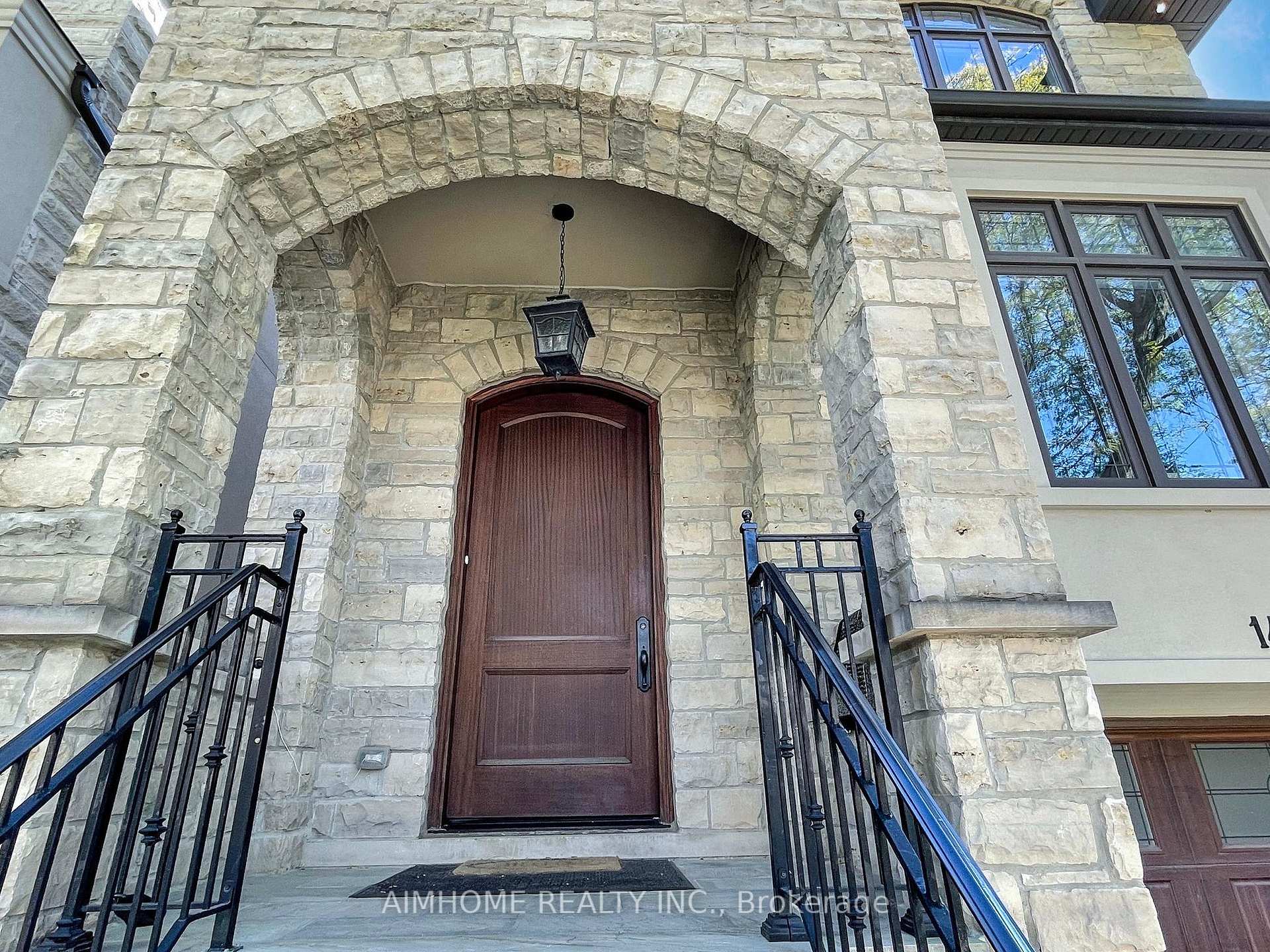 143 Kingsdale Avenue, Toronto C14 — photo 2 of 5