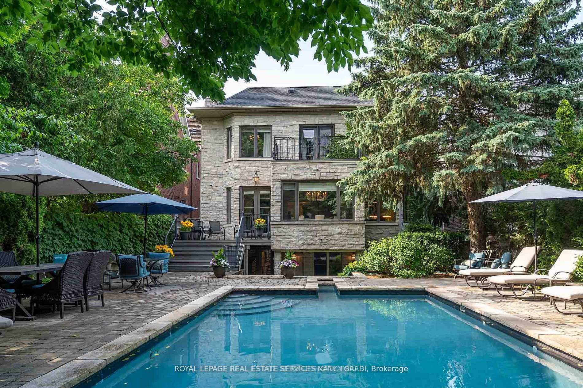 135 Buckingham Avenue, Toronto C12 — photo 2 of 5