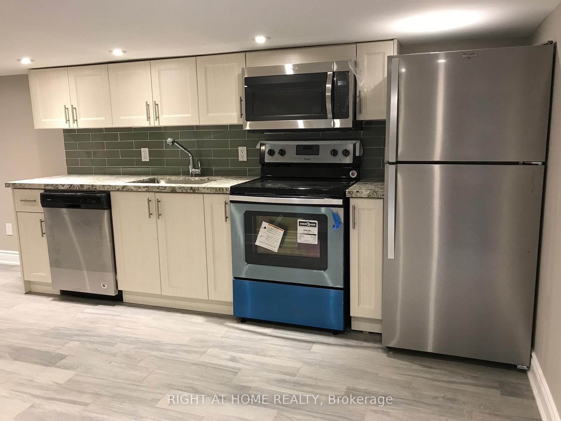 231 Albany Avenue, Toronto C02, ON M5R 3C7 — Toronto C02, Ontario