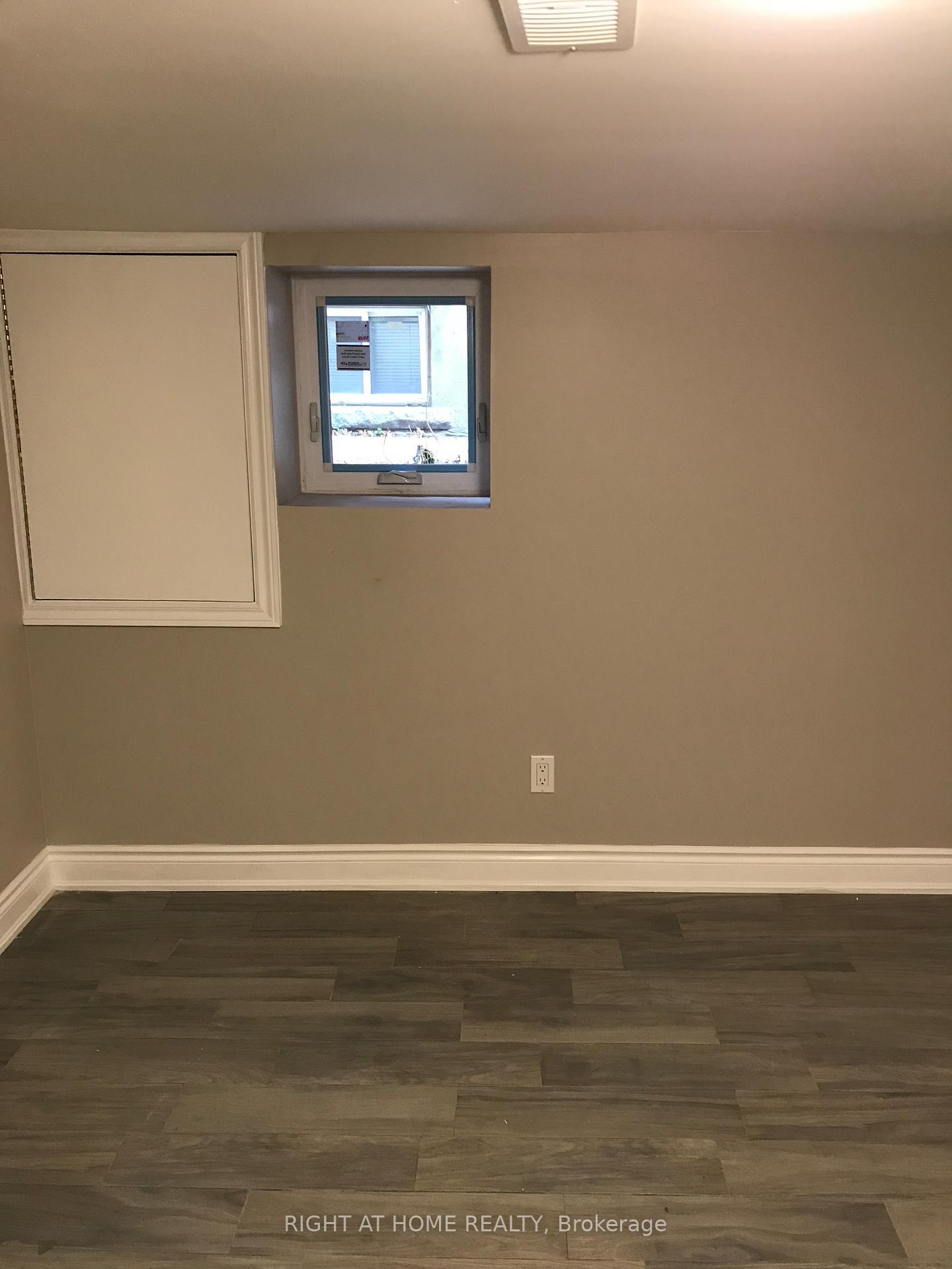 231 Albany Avenue, Toronto C02 — photo 4 of 5