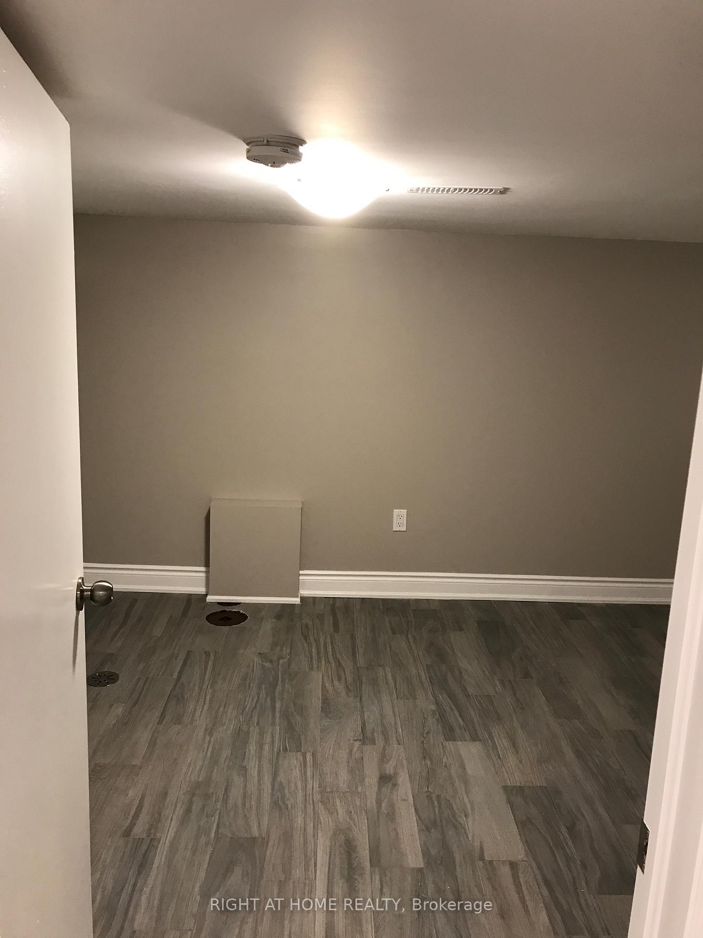 231 Albany Avenue, Toronto C02 — photo 5 of 5