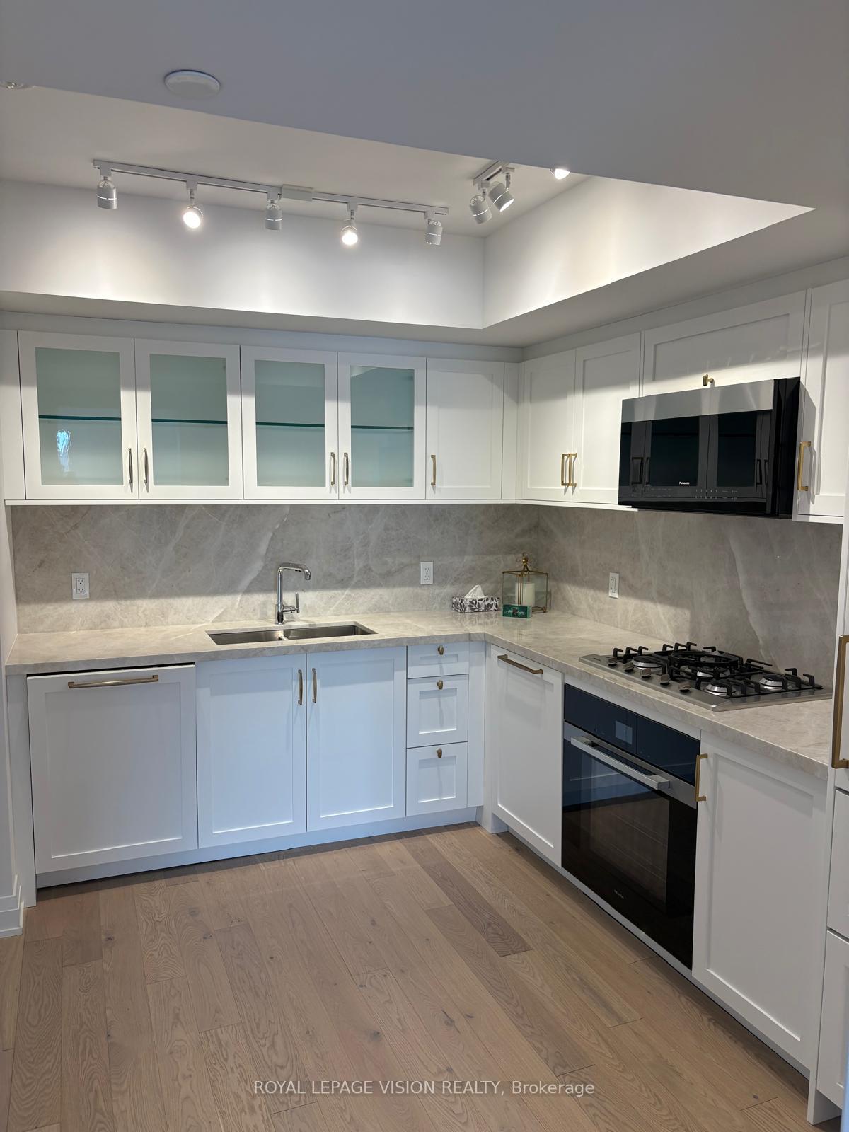 505 Glencairn Avenue 321, Toronto C04 — photo 2 of 5
