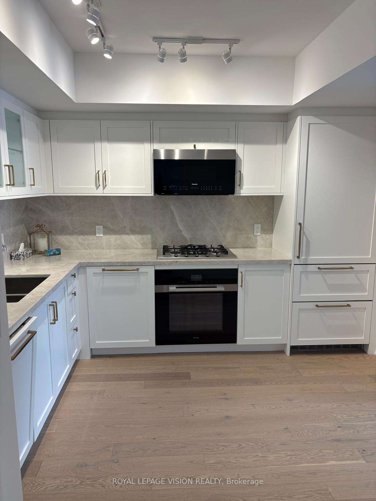 505 Glencairn Avenue 321, Toronto C04 — photo 3 of 5