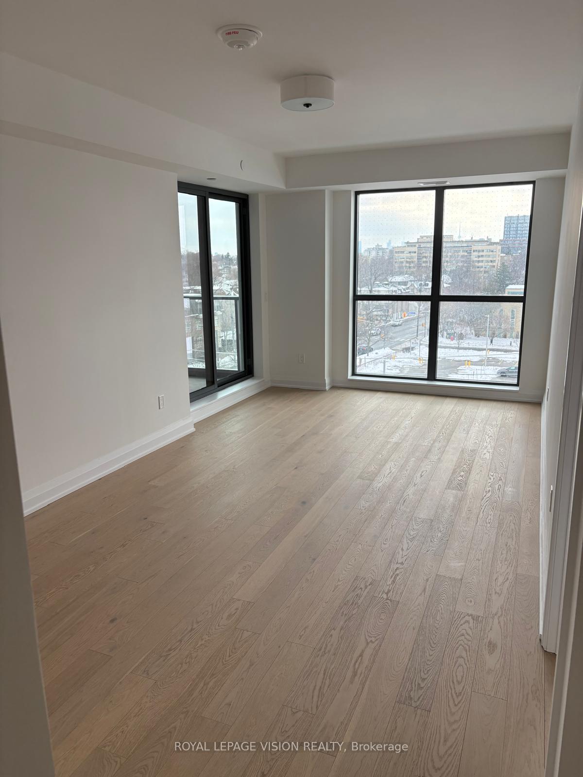 505 Glencairn Avenue 321, Toronto C04 — photo 4 of 5