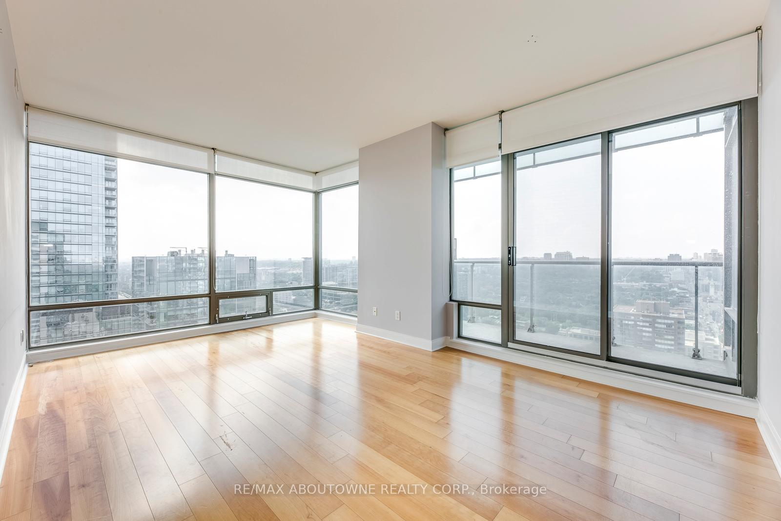 18 Yorkville Avenue 3204, Toronto C02 — photo 5 of 5