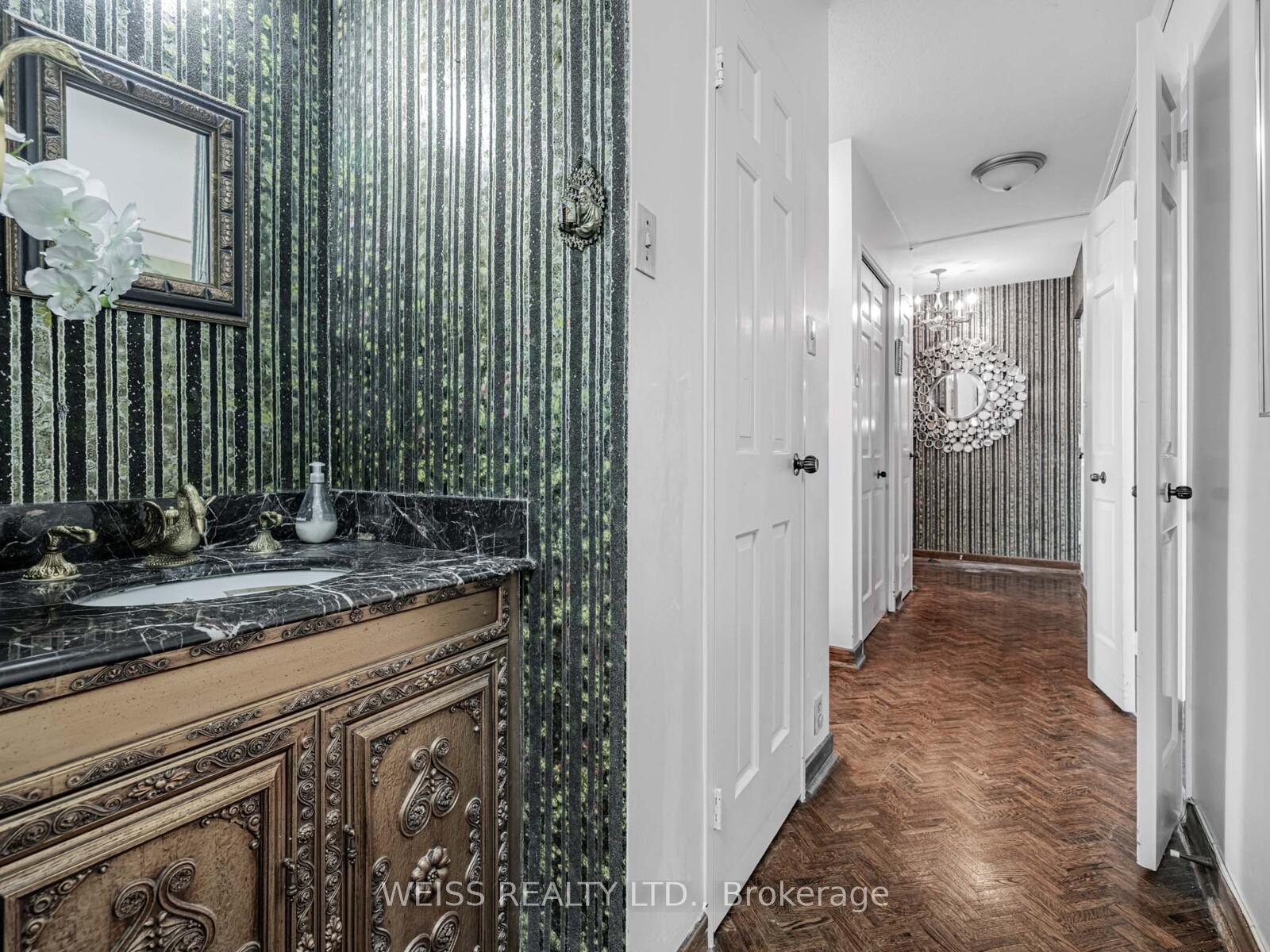 130 Neptune Drive 301, Toronto C04 — photo 5 of 5