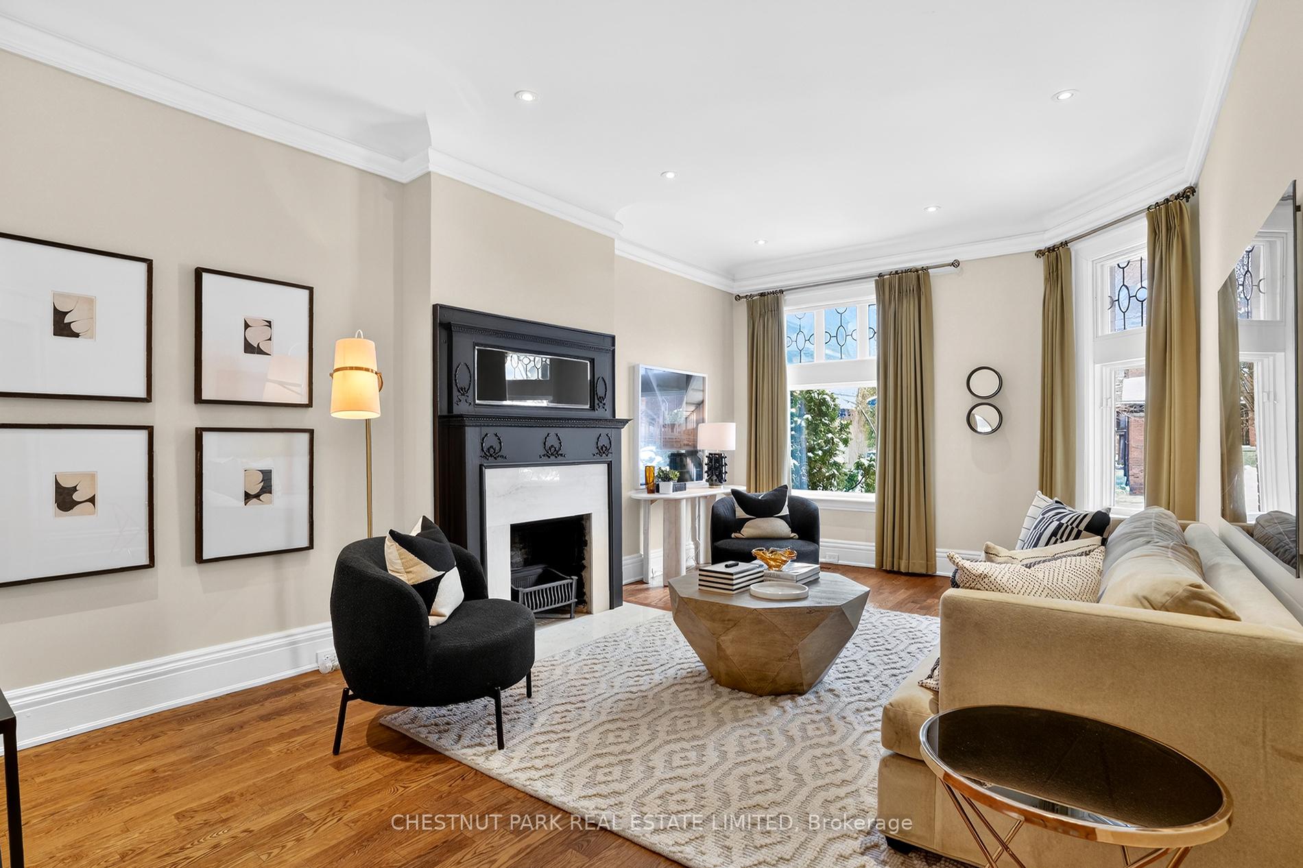 46 Admiral Road, Toronto C02 — photo 4 of 5