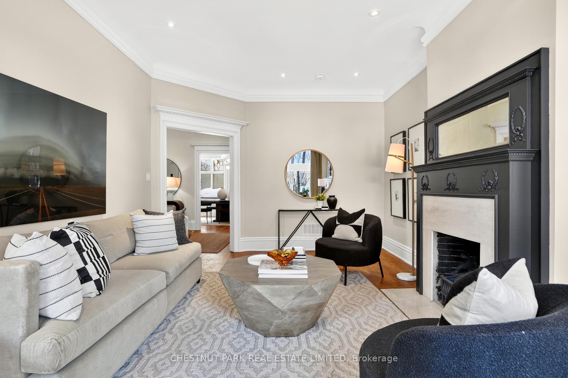 46 Admiral Road, Toronto C02 — photo 5 of 5