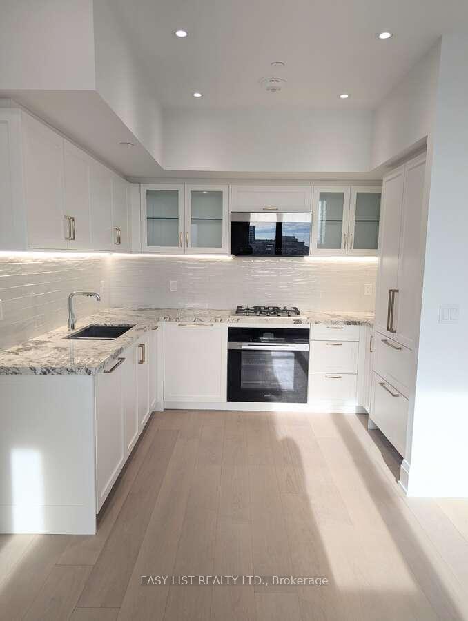 505 Glencairn Avenue 220, Toronto C04 — photo 3 of 5