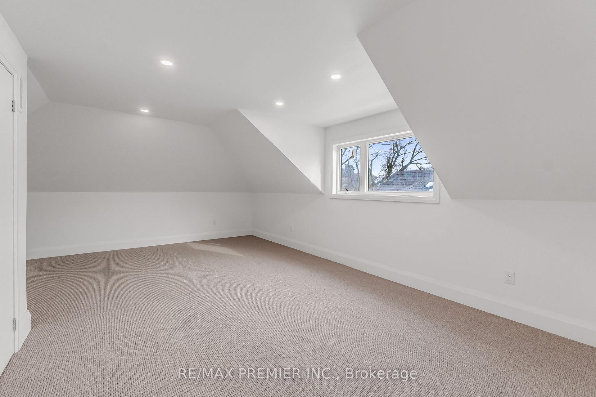5 Killarney Road 3rd Floor, Toronto C03 — photo 2 of 5