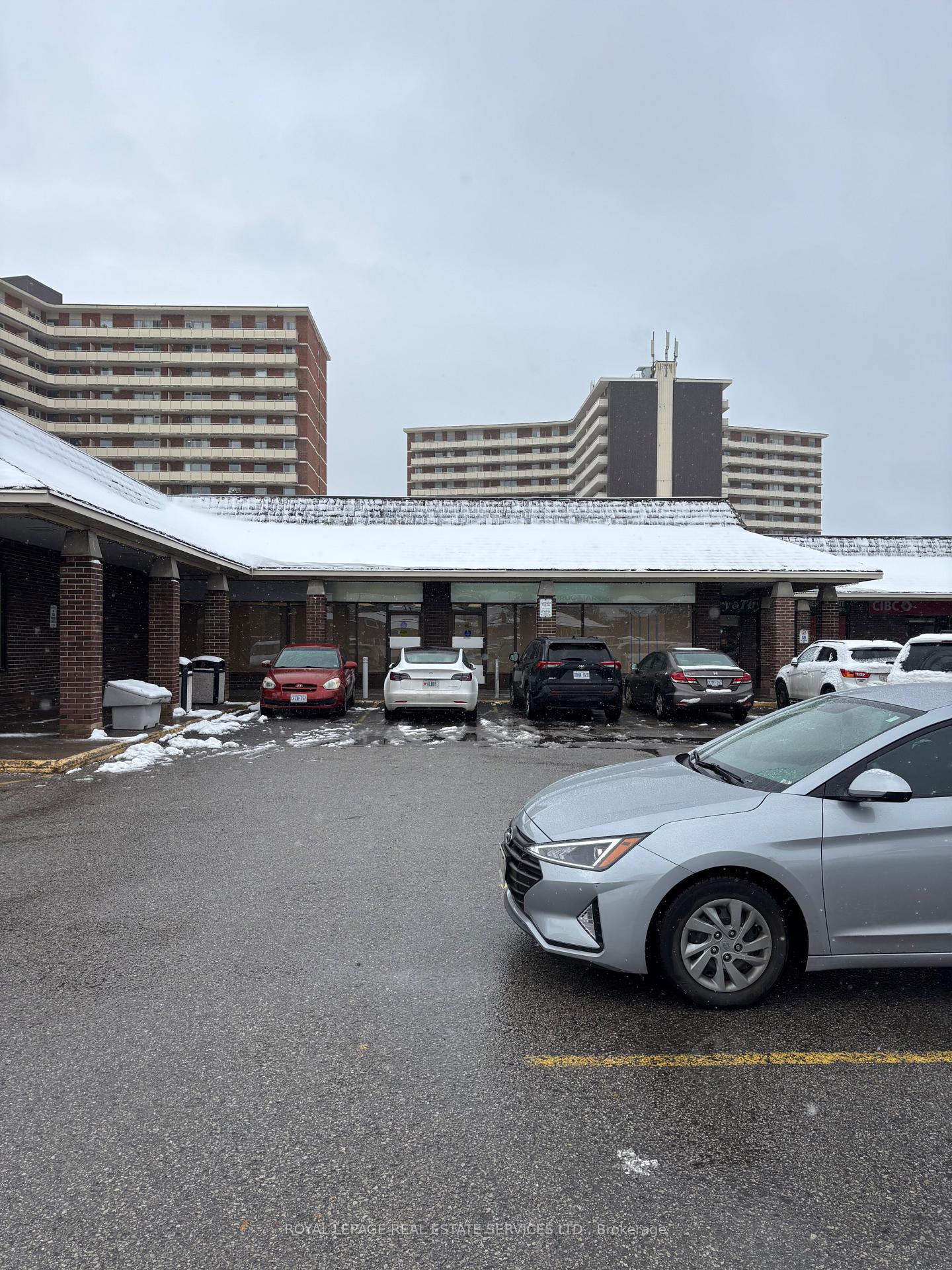 2796 Victoria Park, Toronto C15, ON M2J 4A8 — Toronto C15, Ontario