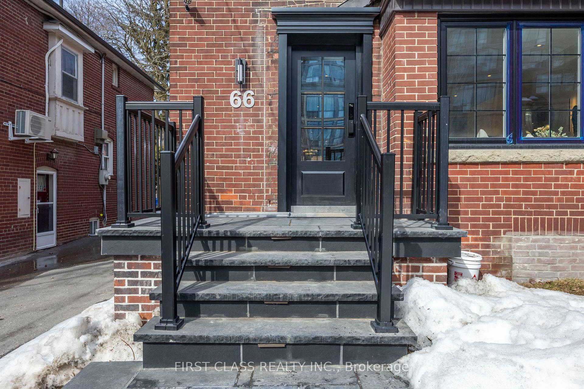 66 Willowbank Boulevard, Toronto C04 — photo 4 of 5