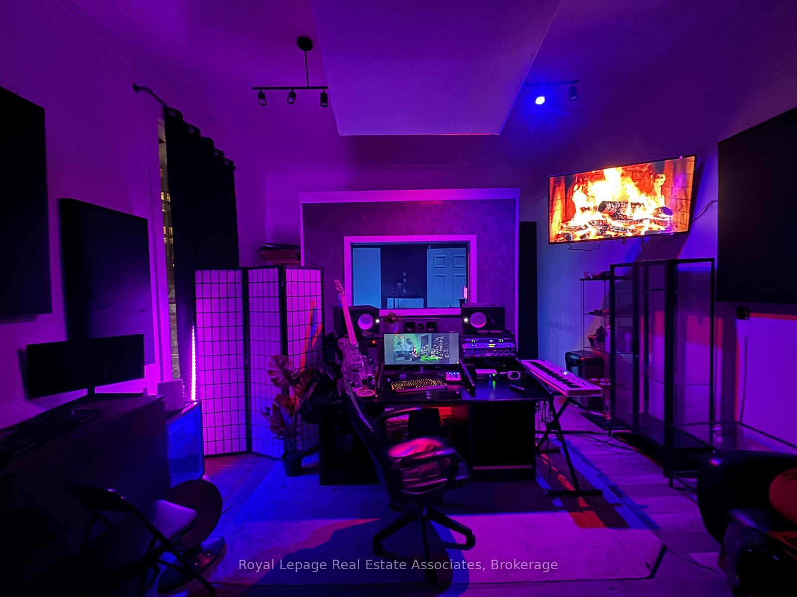 6 Denison Avenue, Toronto C01, ON M5V 2B3