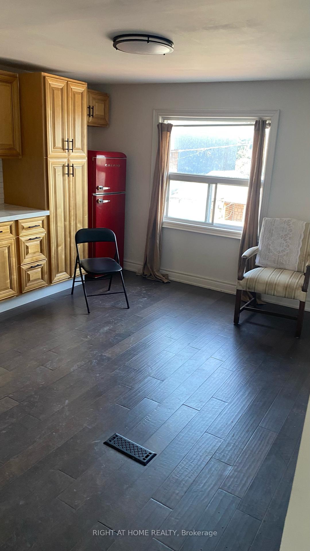 181 Cedric Avenue, Toronto C03 — photo 3 of 5