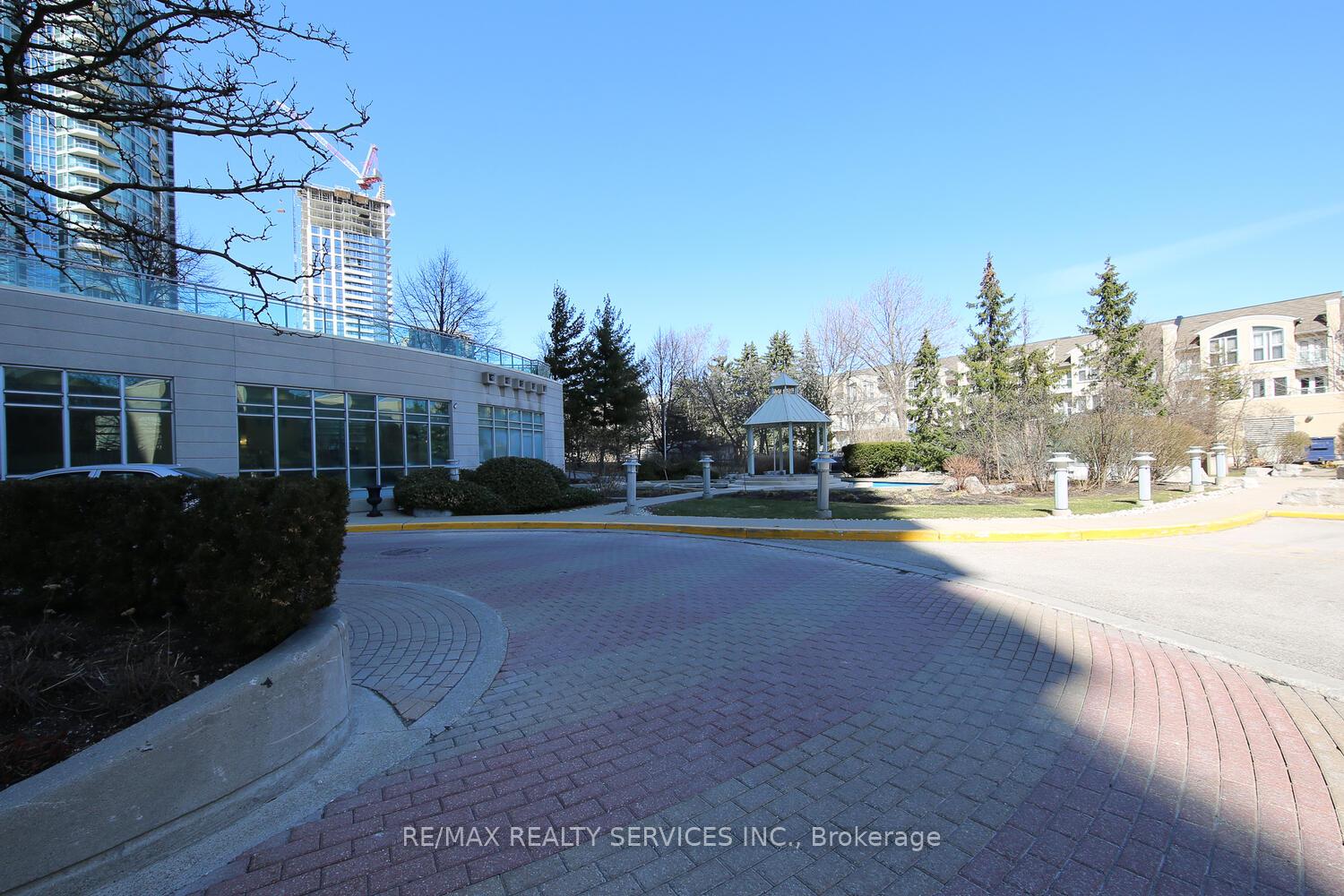 60 Byng Avenue 1215, Toronto C14 — photo 4 of 5