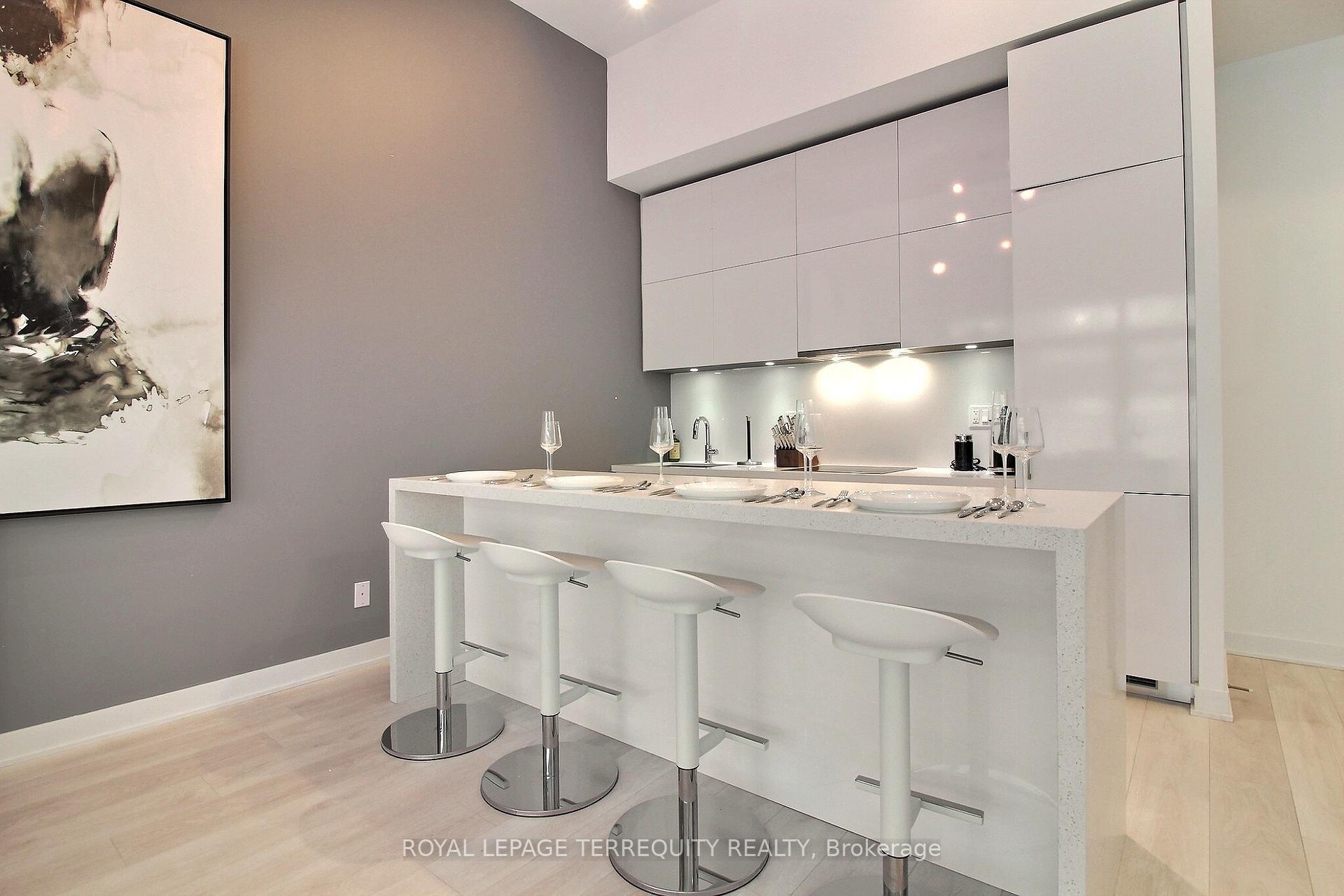 188 Cumberland Street 306, Toronto C02, ON M5R 0B6 — Toronto C02, Ontario