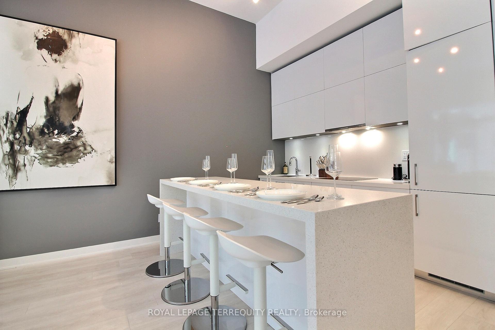 188 Cumberland Street 306, Toronto C02 — photo 2 of 5
