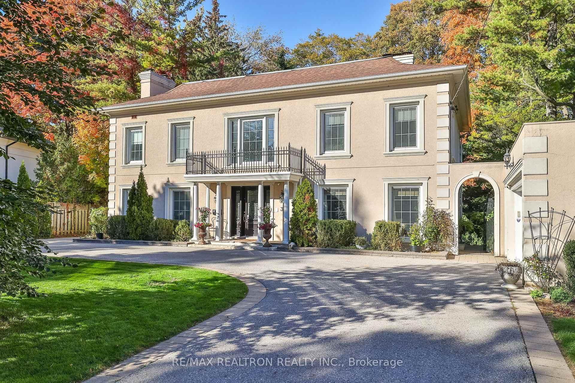 38 Saintfield Avenue, Toronto C12 — photo 2 of 5