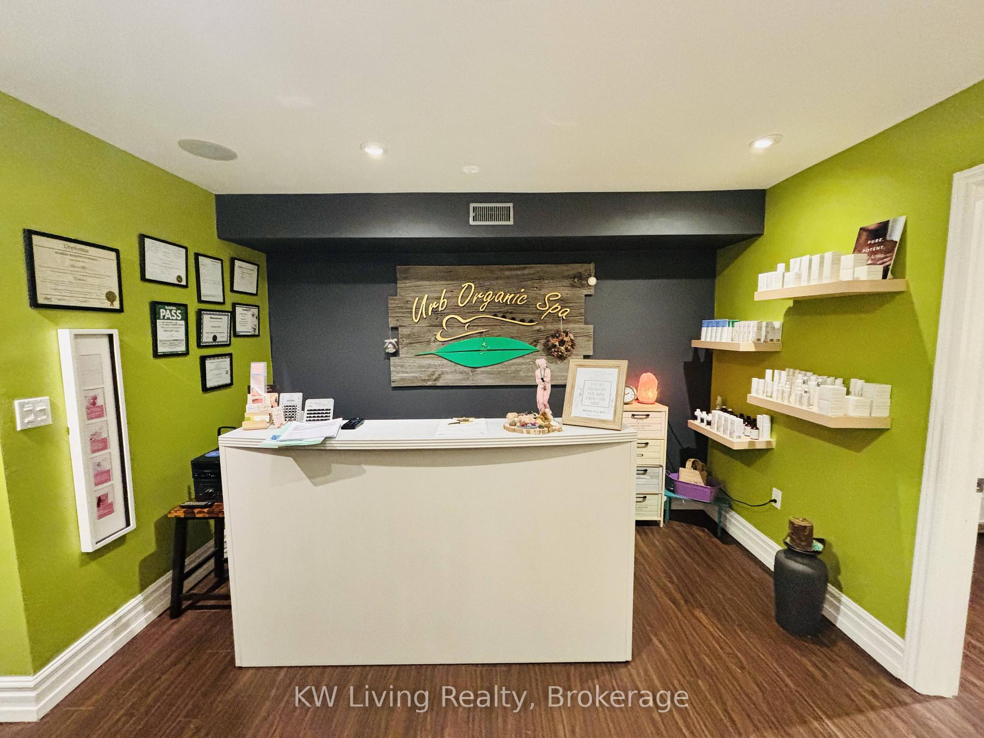 701 Mount Pleasant Road Second Floor, Toronto C10, ON M4S 2N4