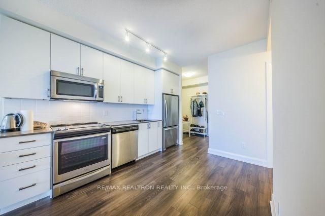 18 Graydon Hall Drive 1601, Toronto C13 — photo 5 of 5