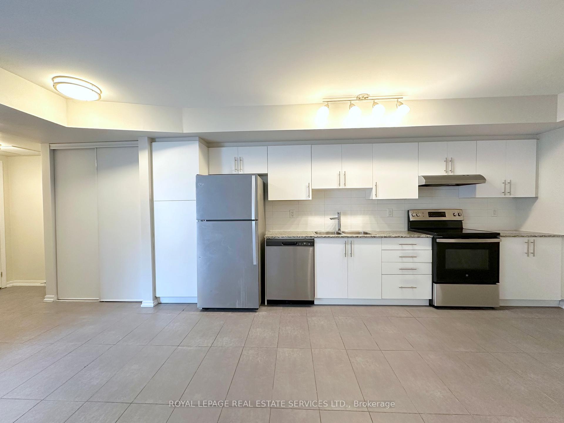 35 Valley Woods Road 513, Toronto C13 — photo 3 of 5