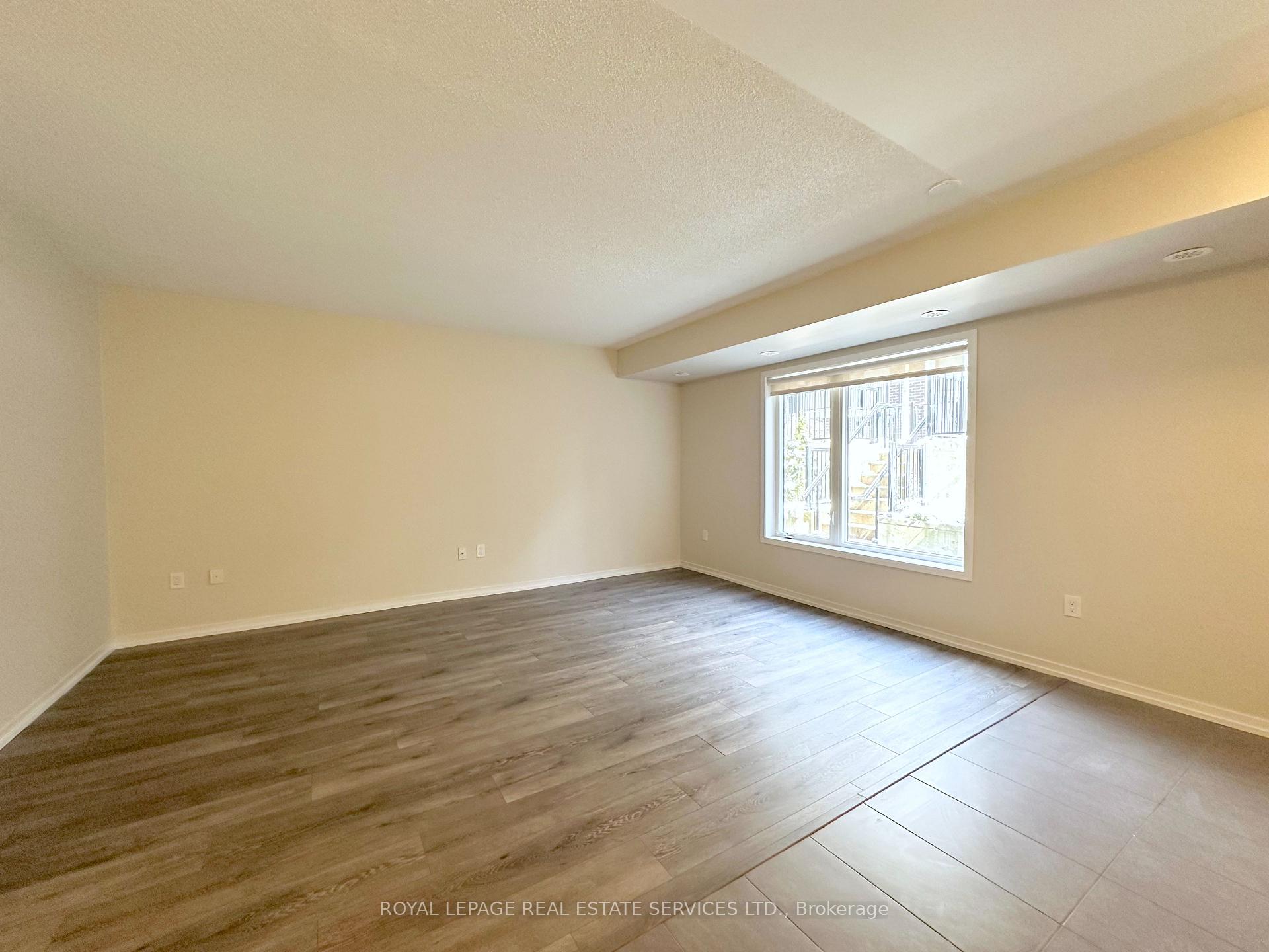 35 Valley Woods Road 513, Toronto C13 — photo 4 of 5