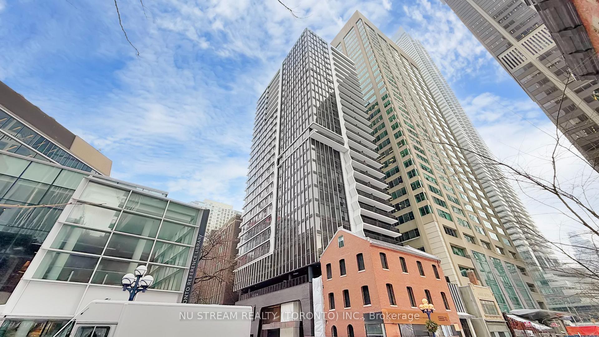 771 Yonge Street 2011, Toronto C09, ON M4W 0B8