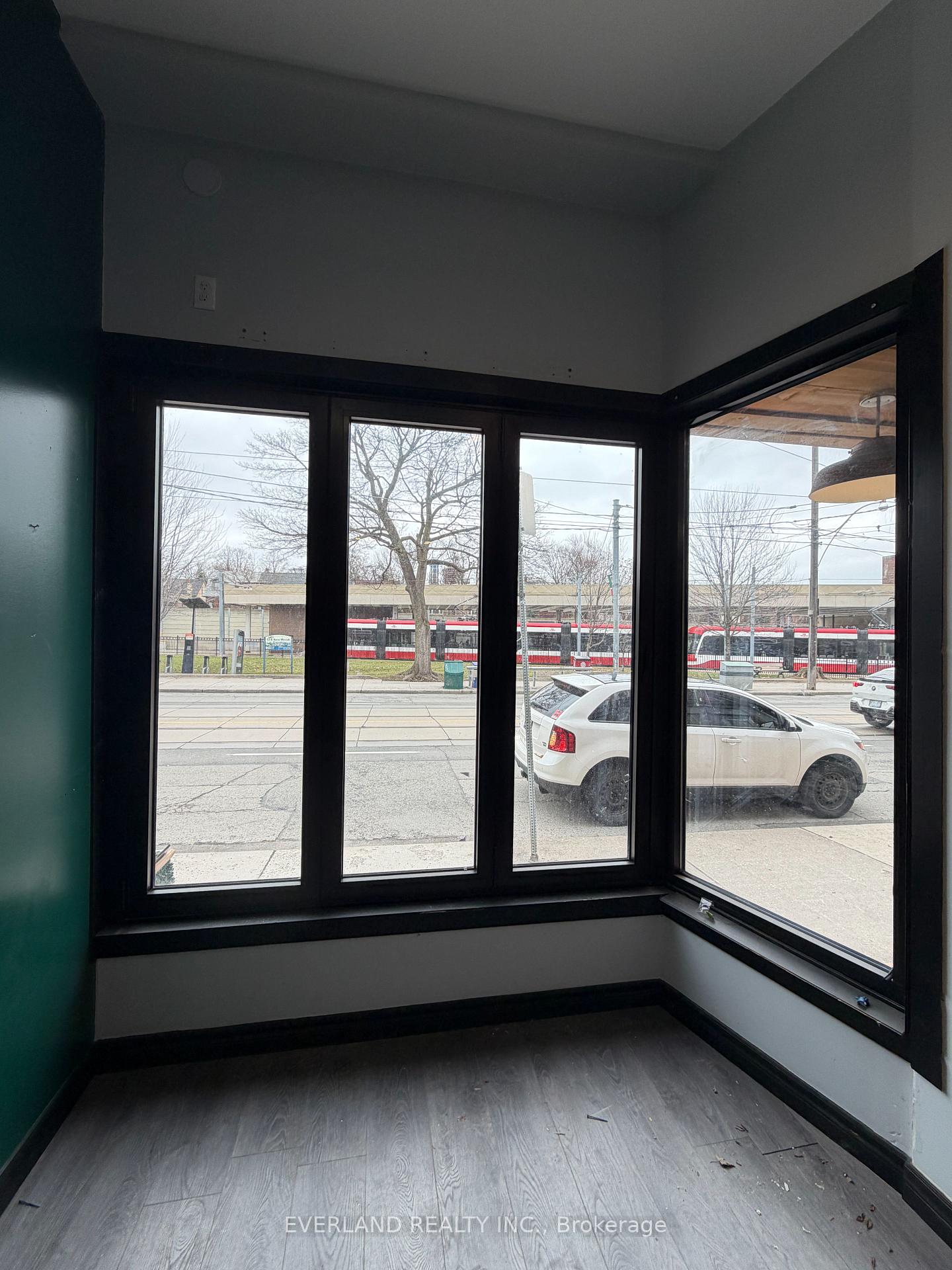 850 Bathurst Street Ground, Toronto C02 — photo 2 of 5