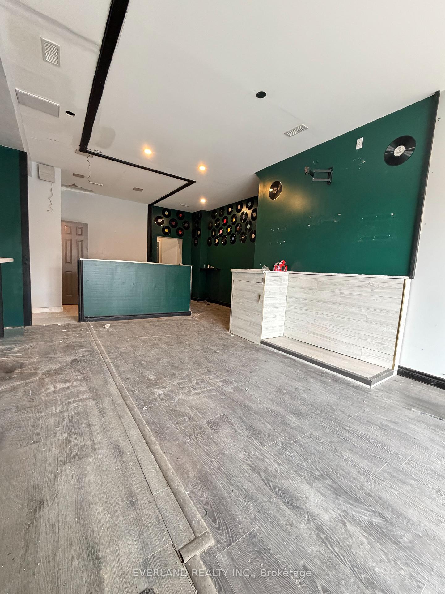 850 Bathurst Street Ground, Toronto C02 — photo 3 of 5