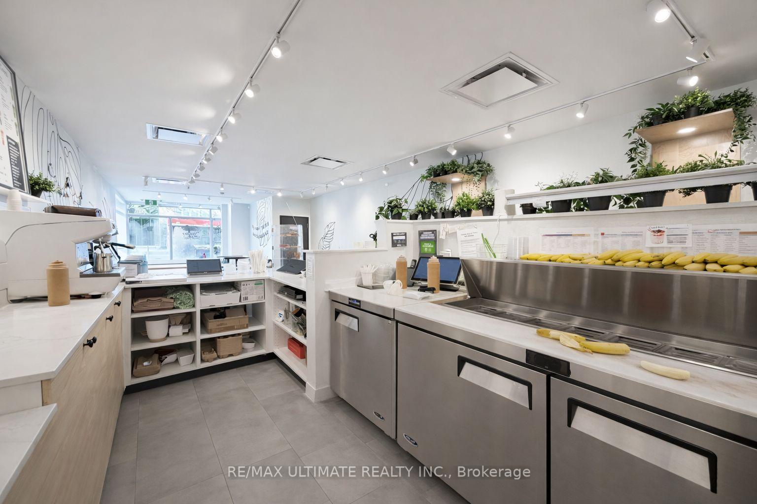1819-1821 Avenue Road, Toronto C04 — photo 2 of 5