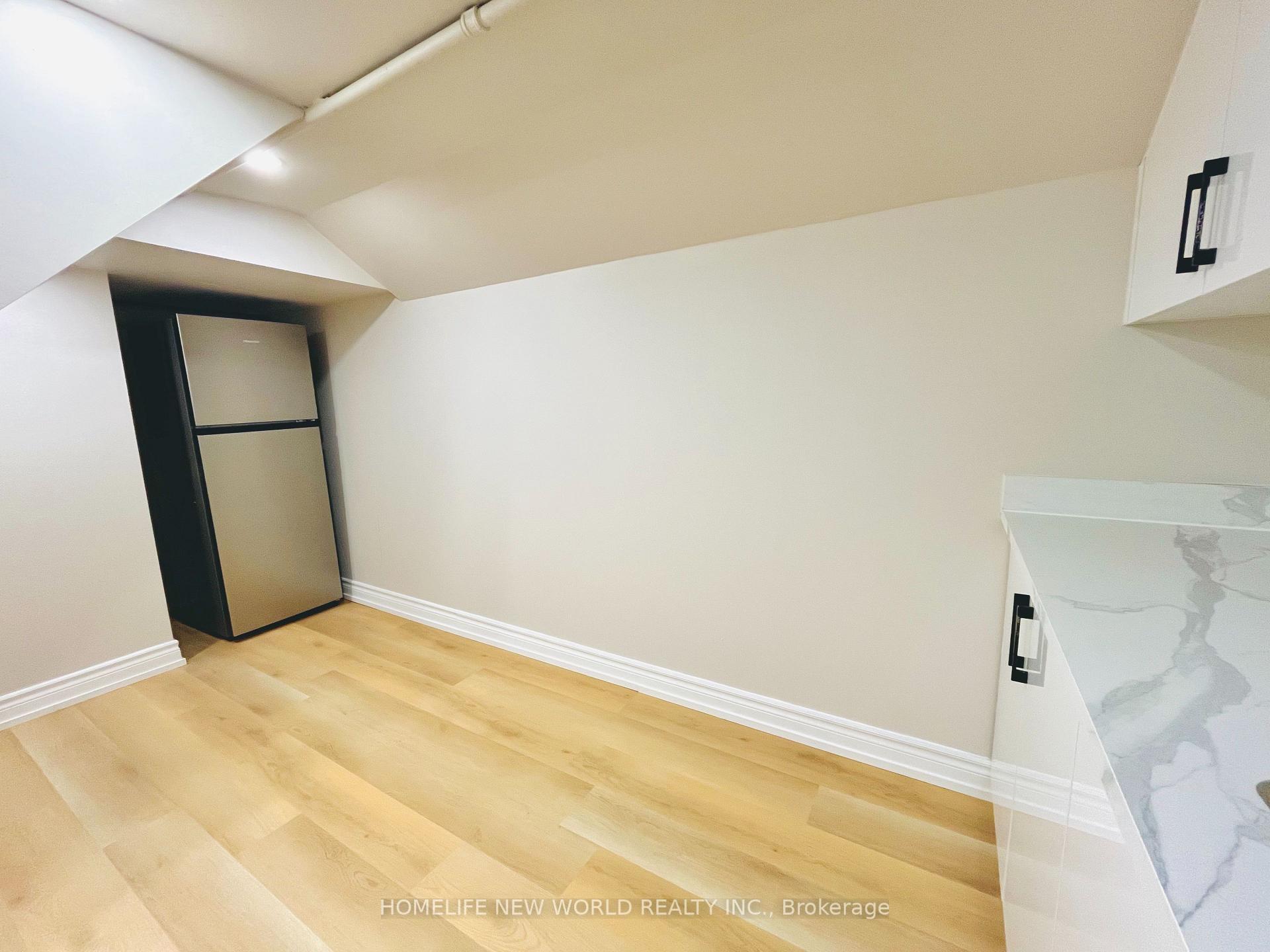 298 EMPRESS Avenue BSMT, Toronto C14 — photo 5 of 5