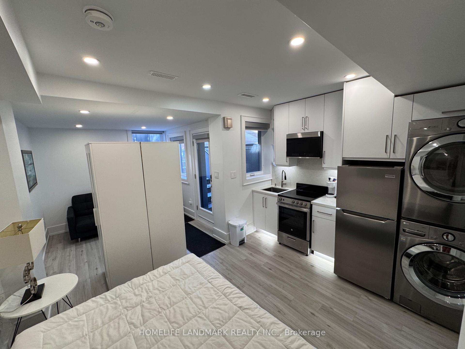 17 Hocken Avenue Lower, Toronto C02 — photo 2 of 5