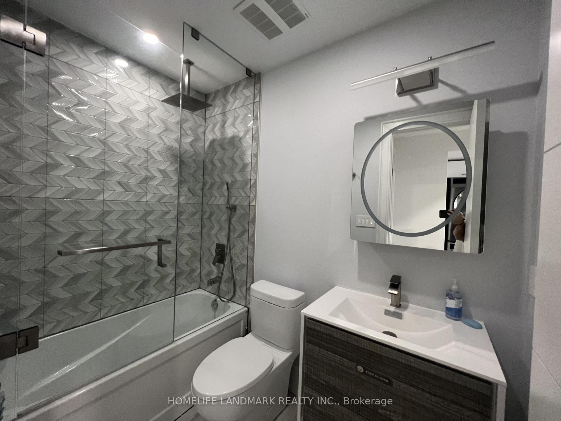 17 Hocken Avenue Lower, Toronto C02 — photo 5 of 5