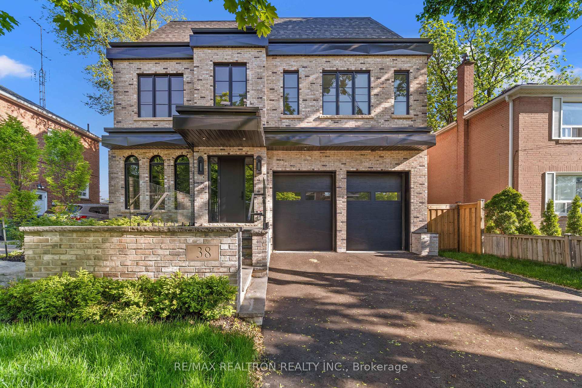 38 Ridgevale Drive, Toronto C04, ON M6A 1K8 — Toronto C04, Ontario