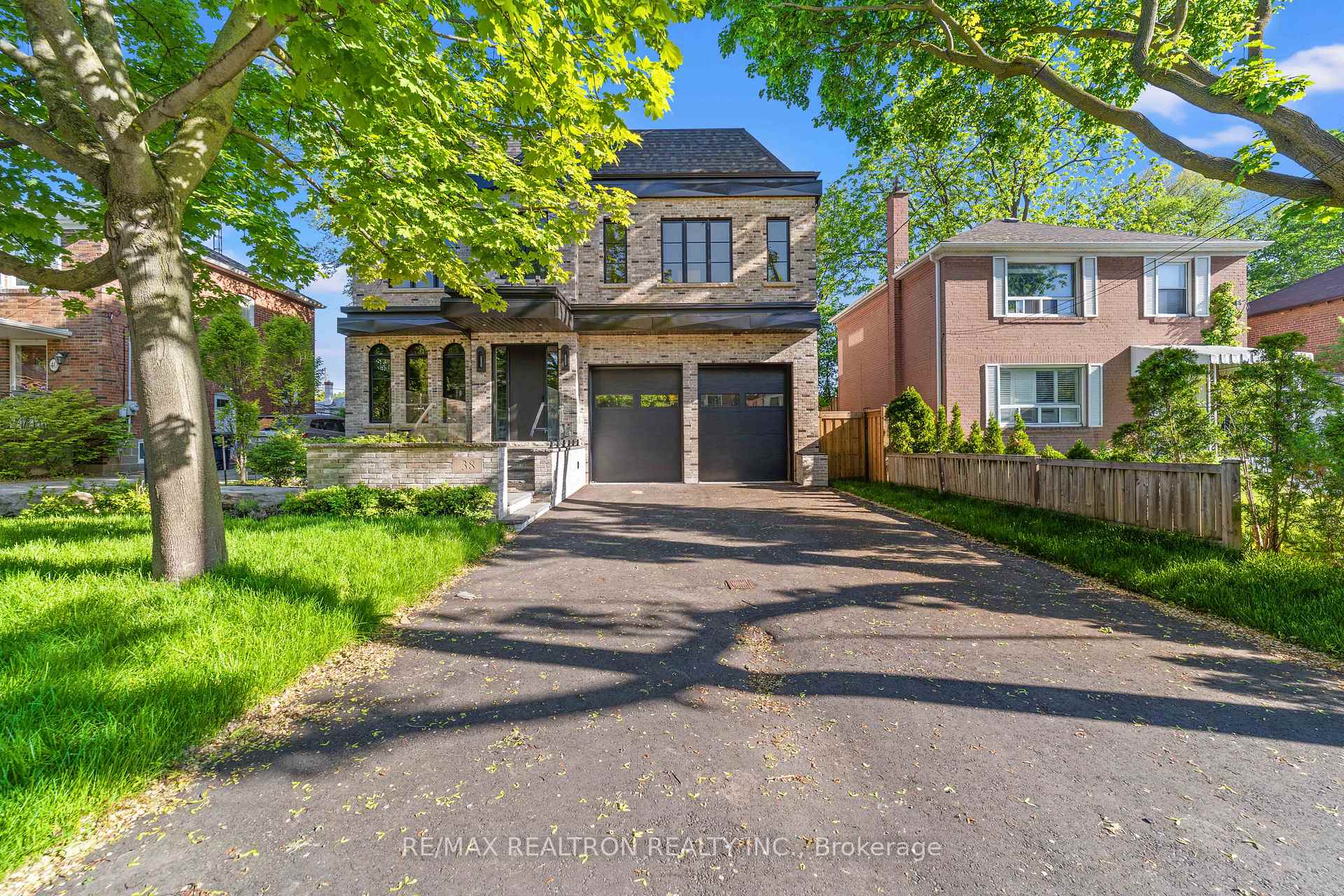 38 Ridgevale Drive, Toronto C04 — photo 3 of 5