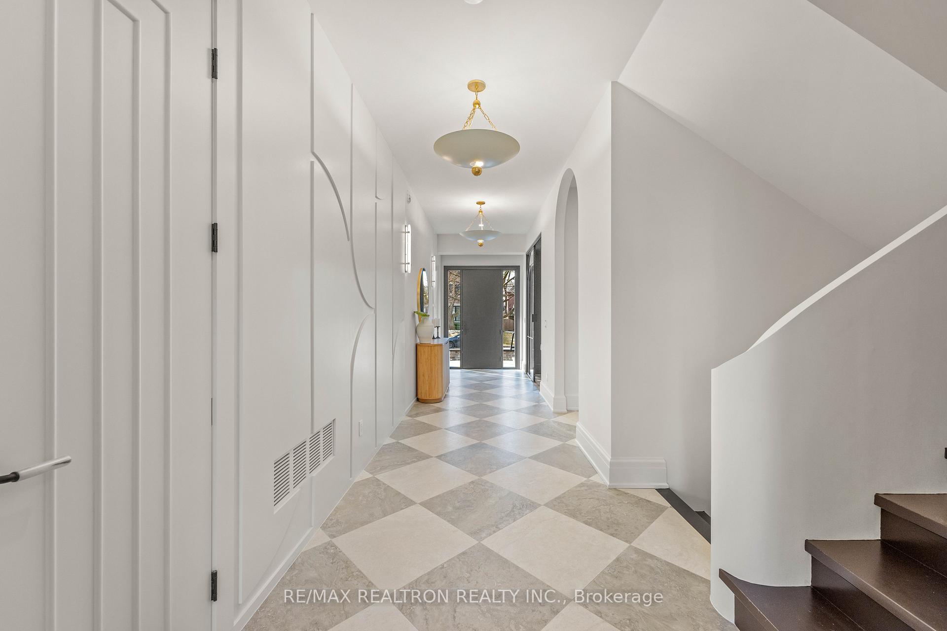 38 Ridgevale Drive, Toronto C04 — photo 5 of 5