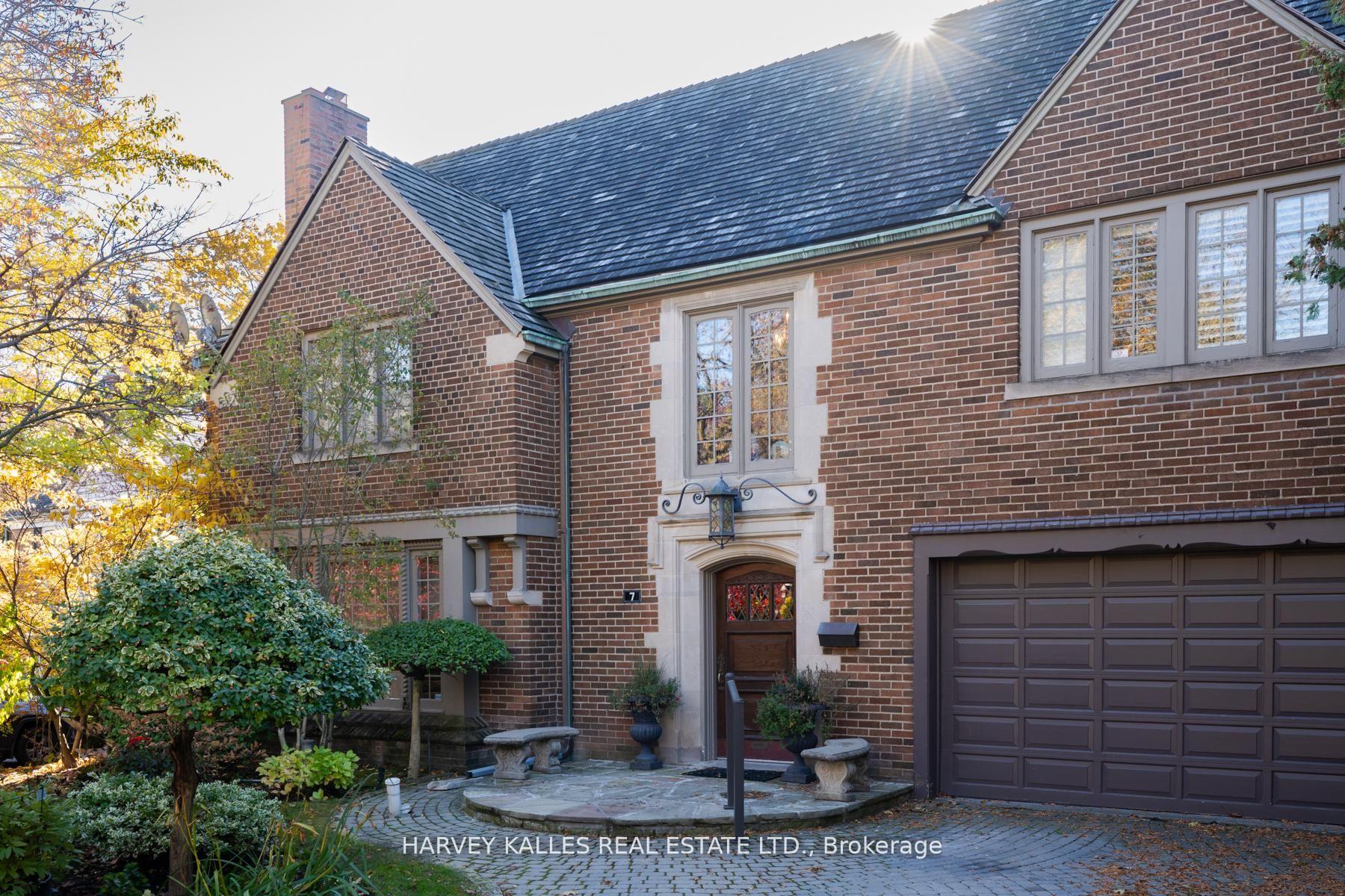 7 Ridgewood Road, Toronto C03, ON M5P 1T4