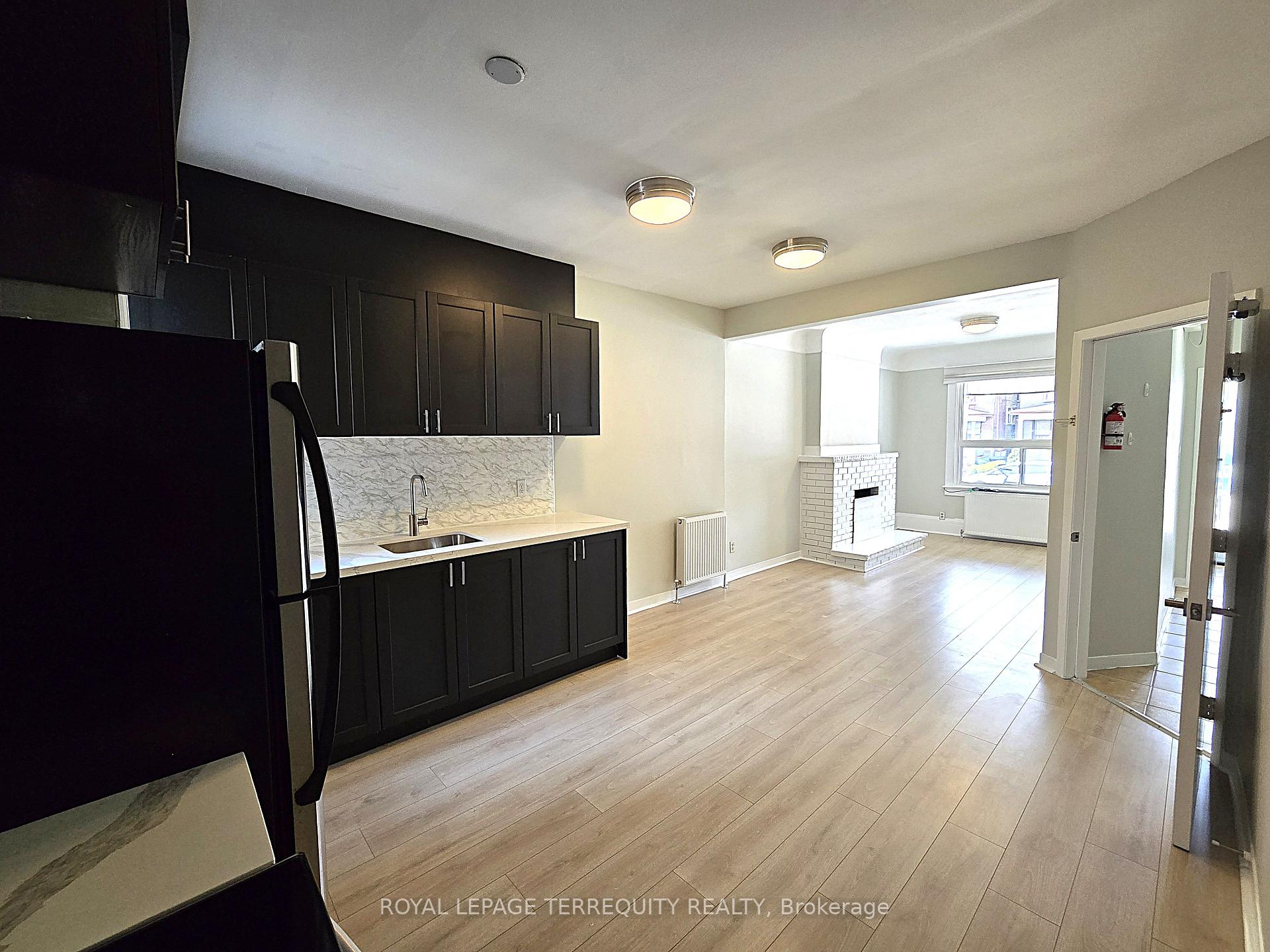 1037 Bathurst Street #2, Toronto C02 — photo 3 of 5