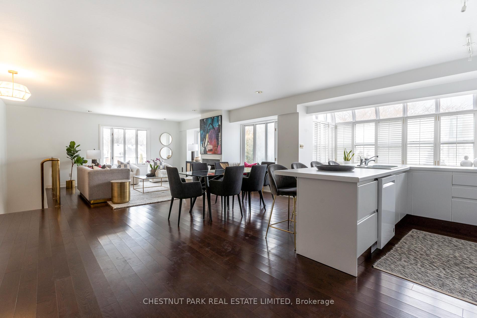 8 Hawthorn Avenue PH3, Toronto C09 — photo 2 of 5