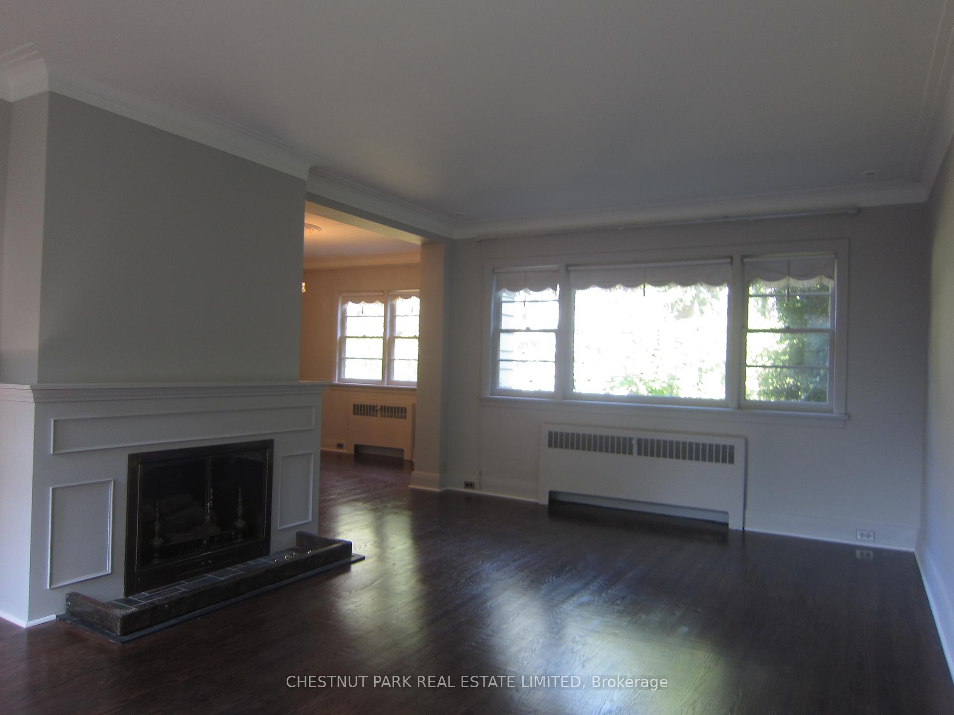180 Strathgowan Avenue, Toronto C04 — photo 4 of 5