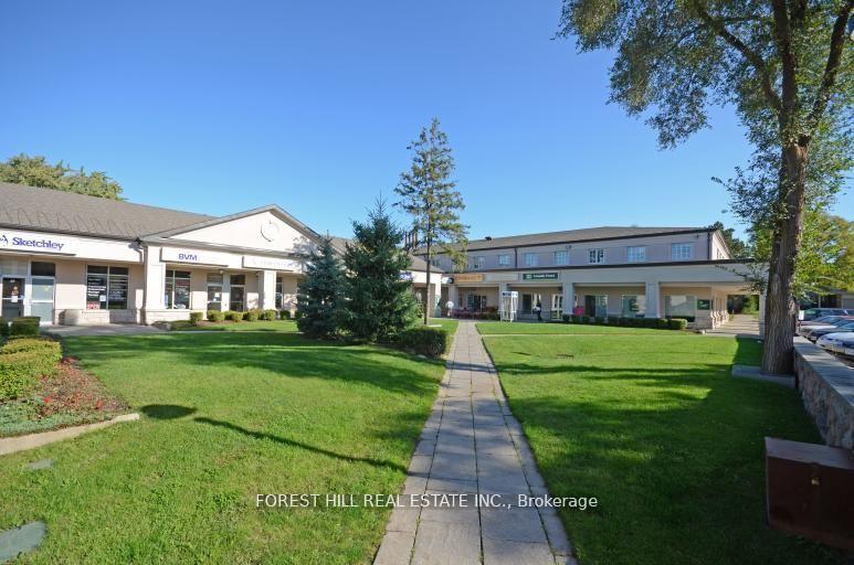 35 The Links Road 201, Toronto C12, ON M2P 1T7