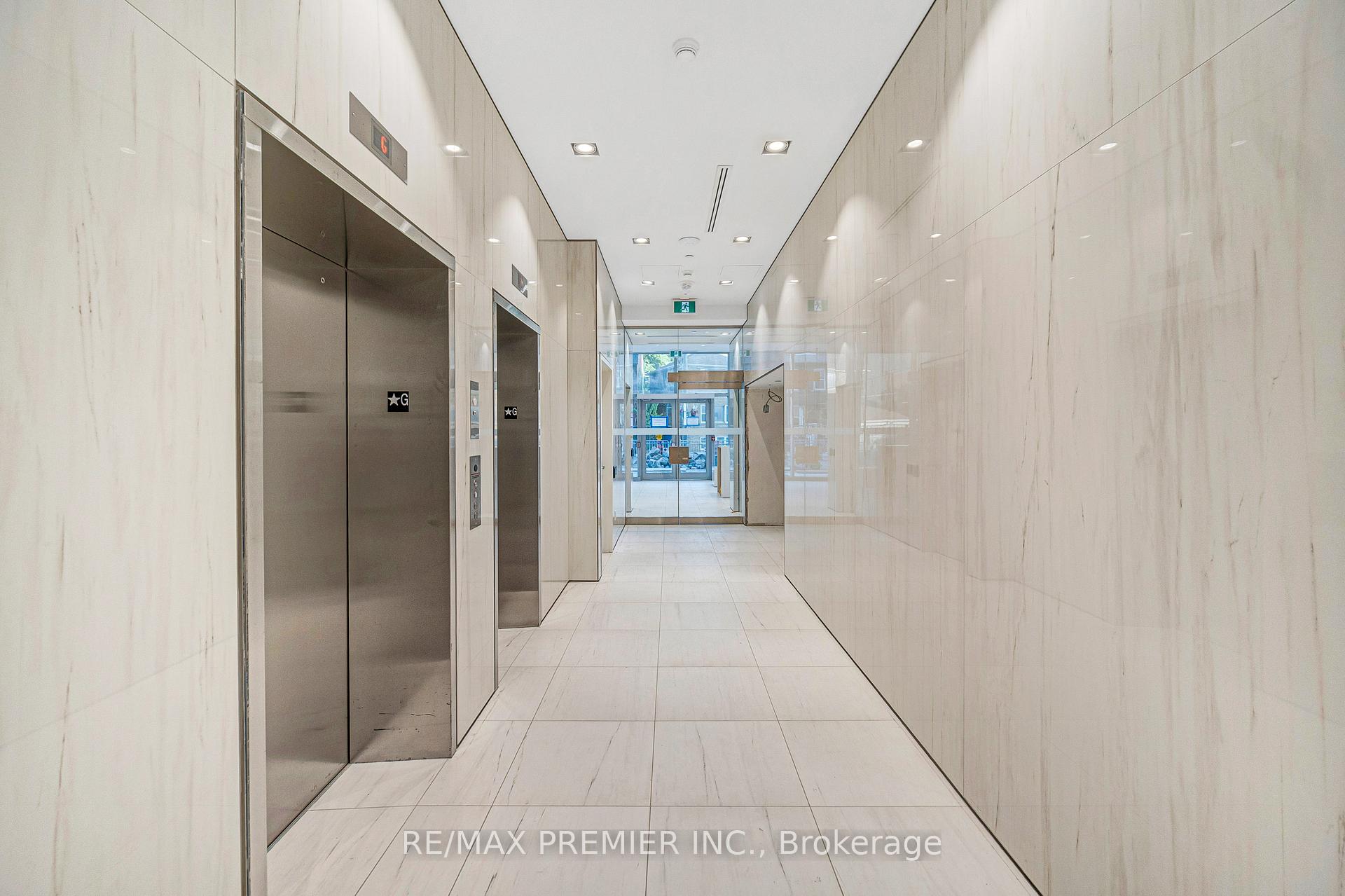 322 Dupont Street 304, Toronto C02 — photo 3 of 5