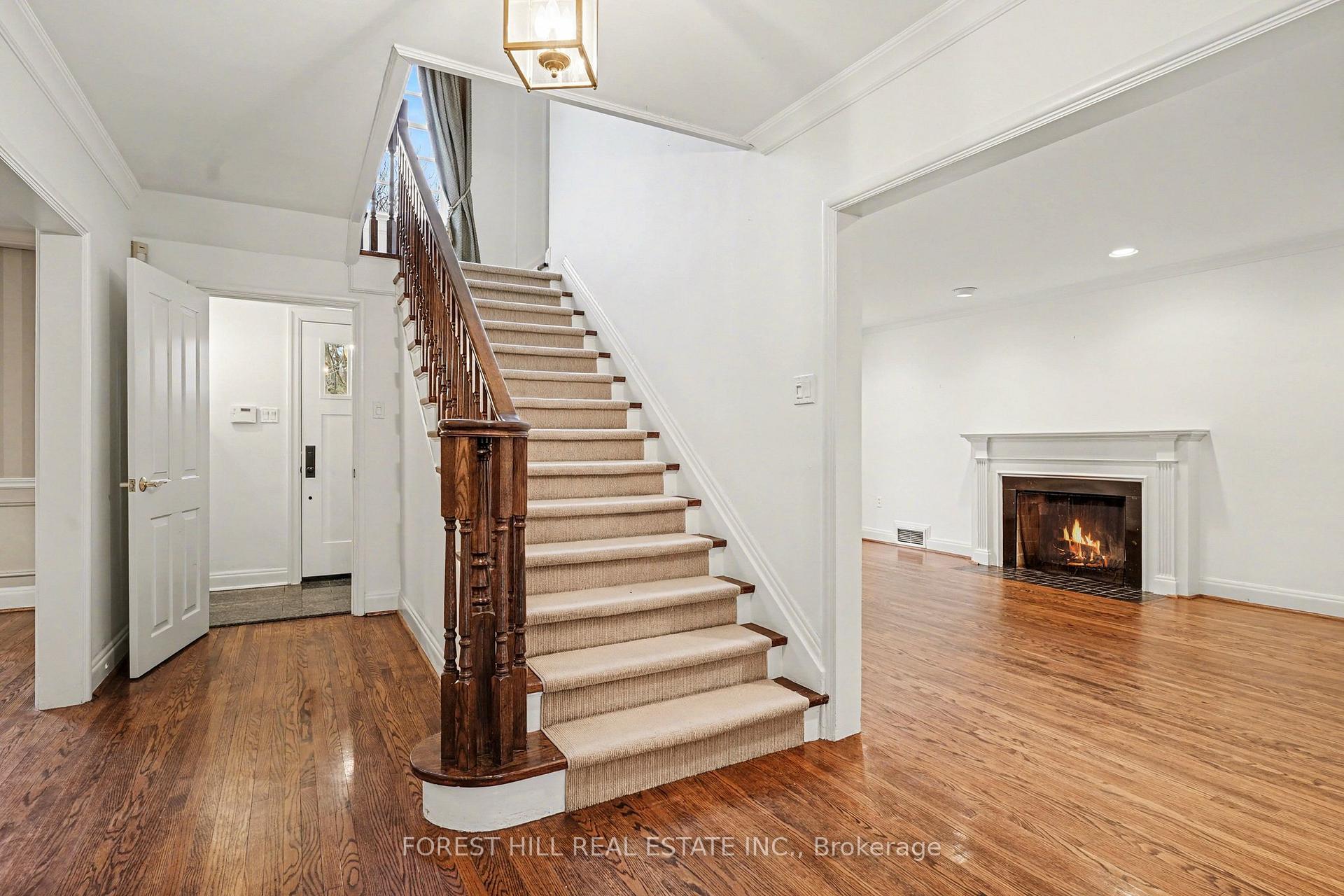 289 Glengrove Avenue, Toronto C04 — photo 4 of 5
