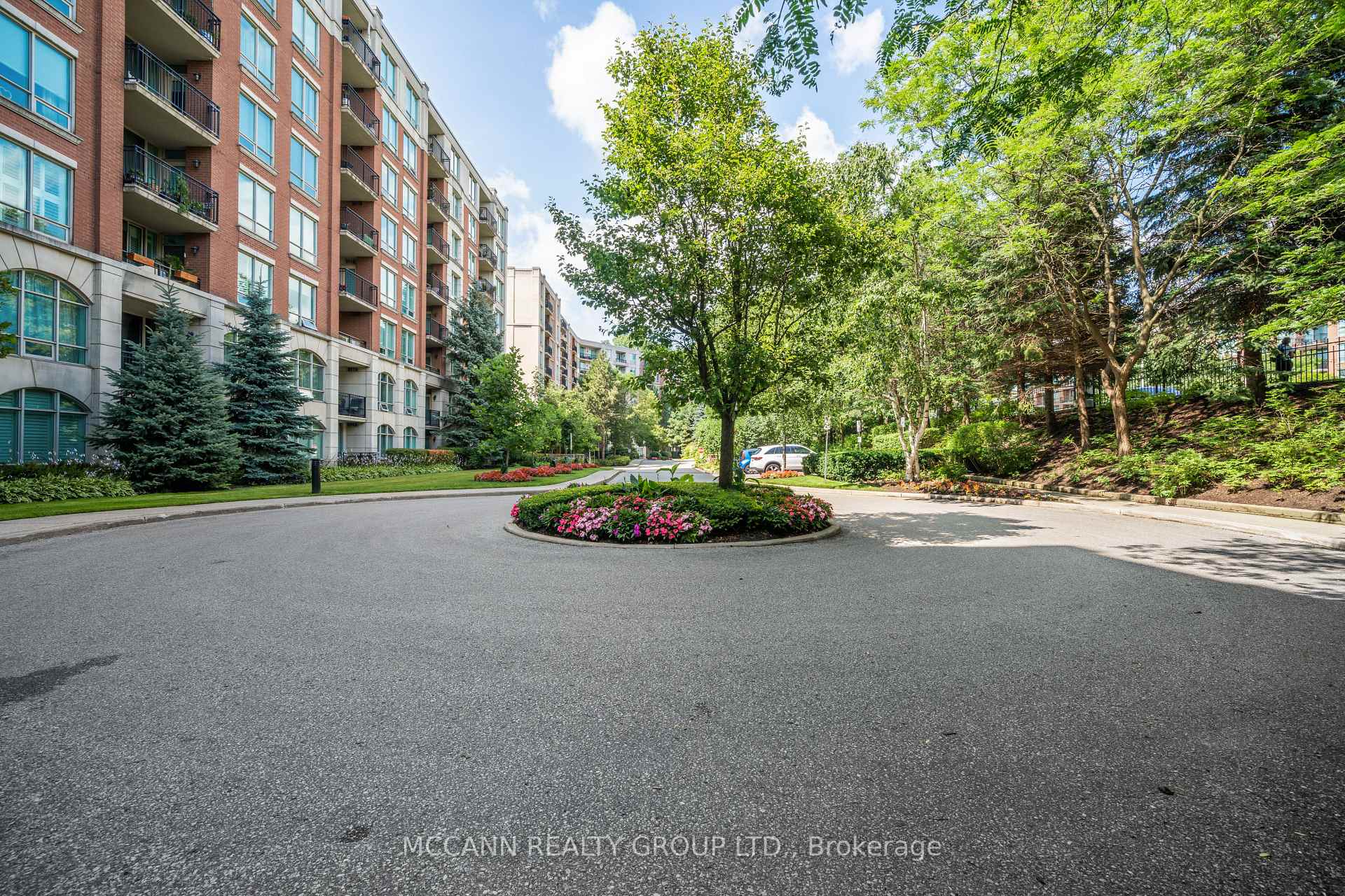 18 William Carson Crescent 614, Toronto C12, ON M2P 2G6 — Toronto C12, Ontario