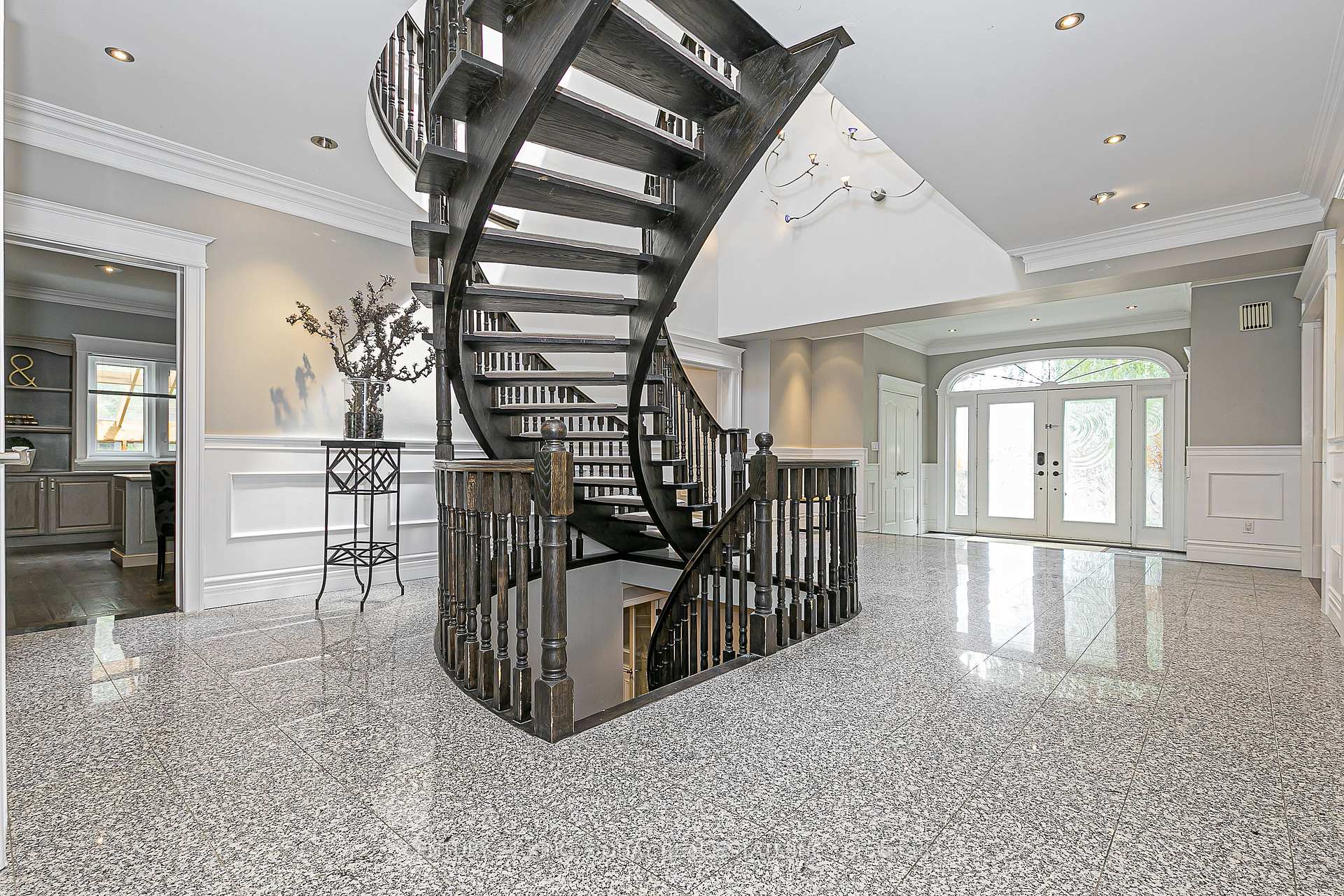 338 Mckee Avenue, Toronto C14 — photo 2 of 5