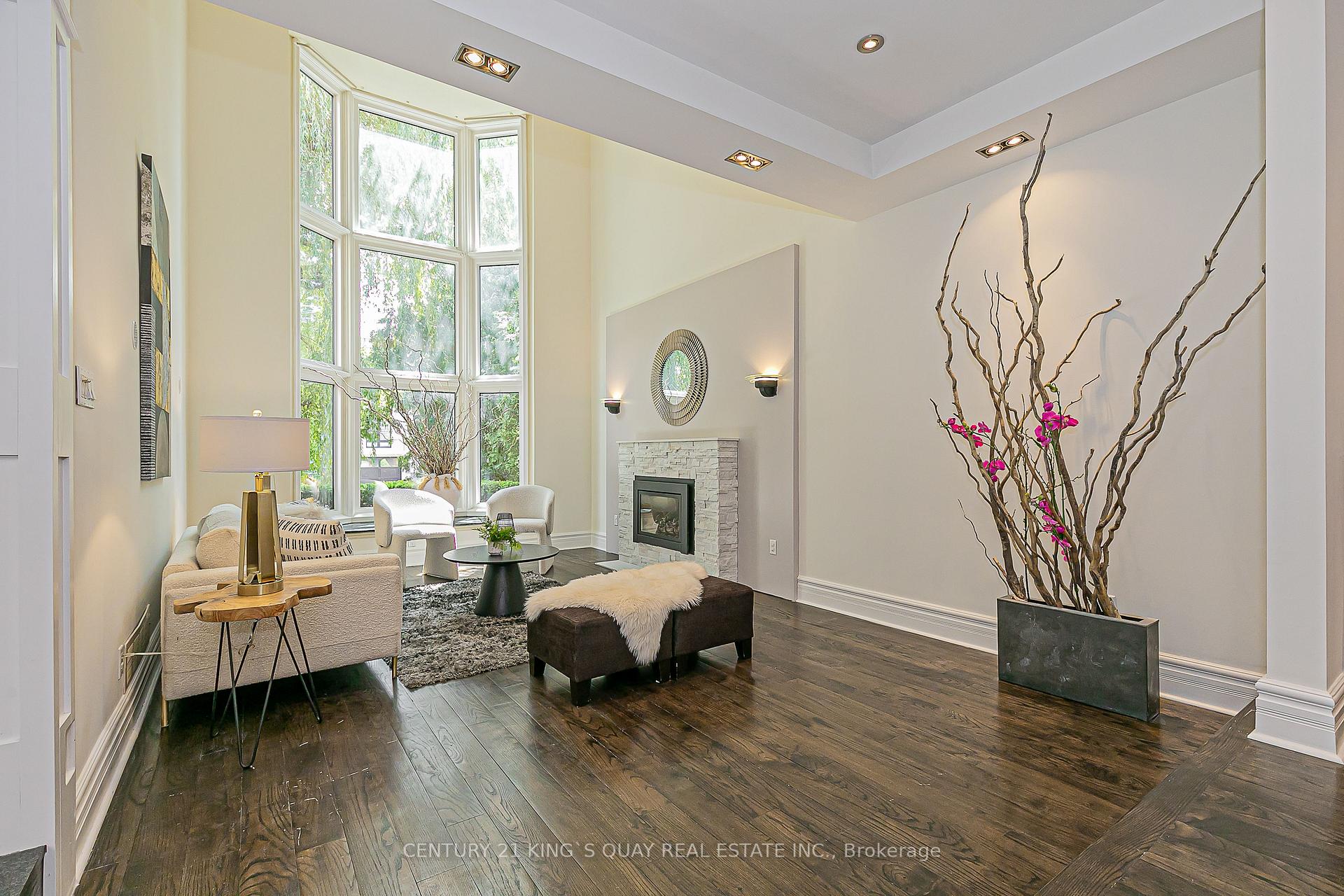 338 Mckee Avenue, Toronto C14 — photo 3 of 5
