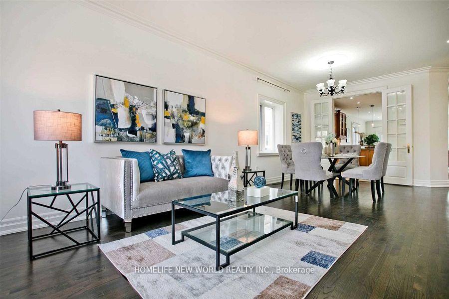 7 Roslin Avenue, Toronto C04 — photo 4 of 5