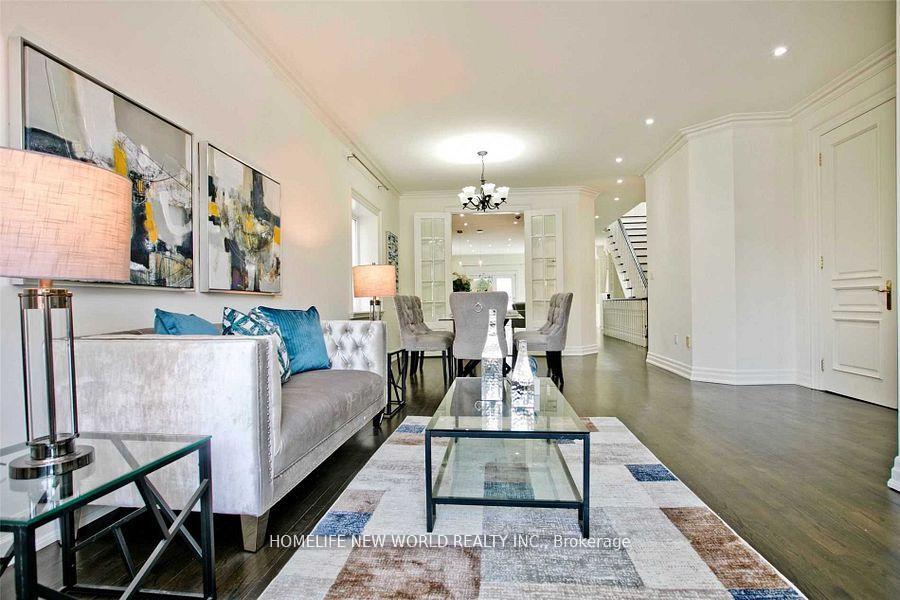 7 Roslin Avenue, Toronto C04 — photo 5 of 5