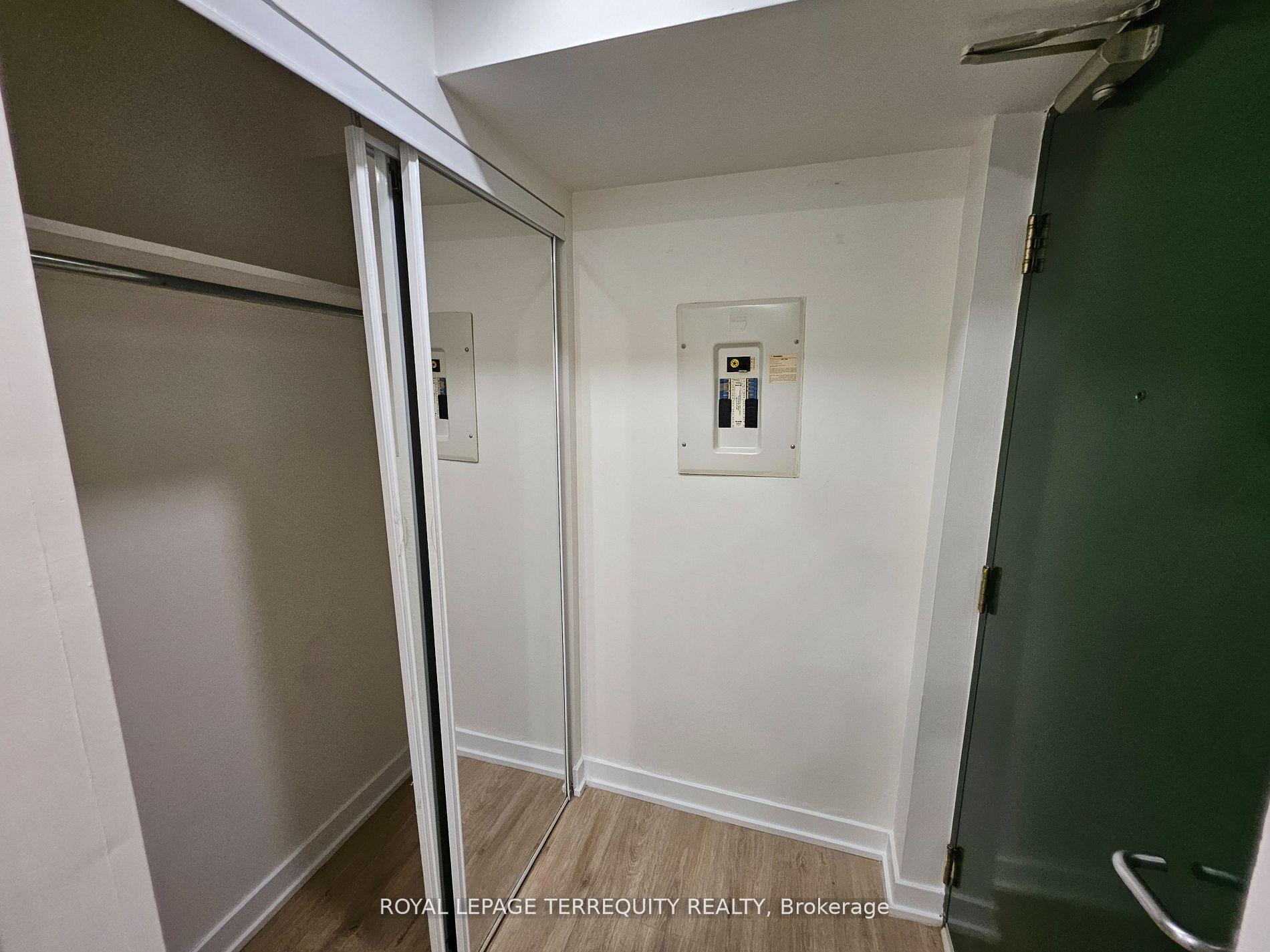 450 Arlington Avenue 7, Toronto C03 — photo 5 of 5