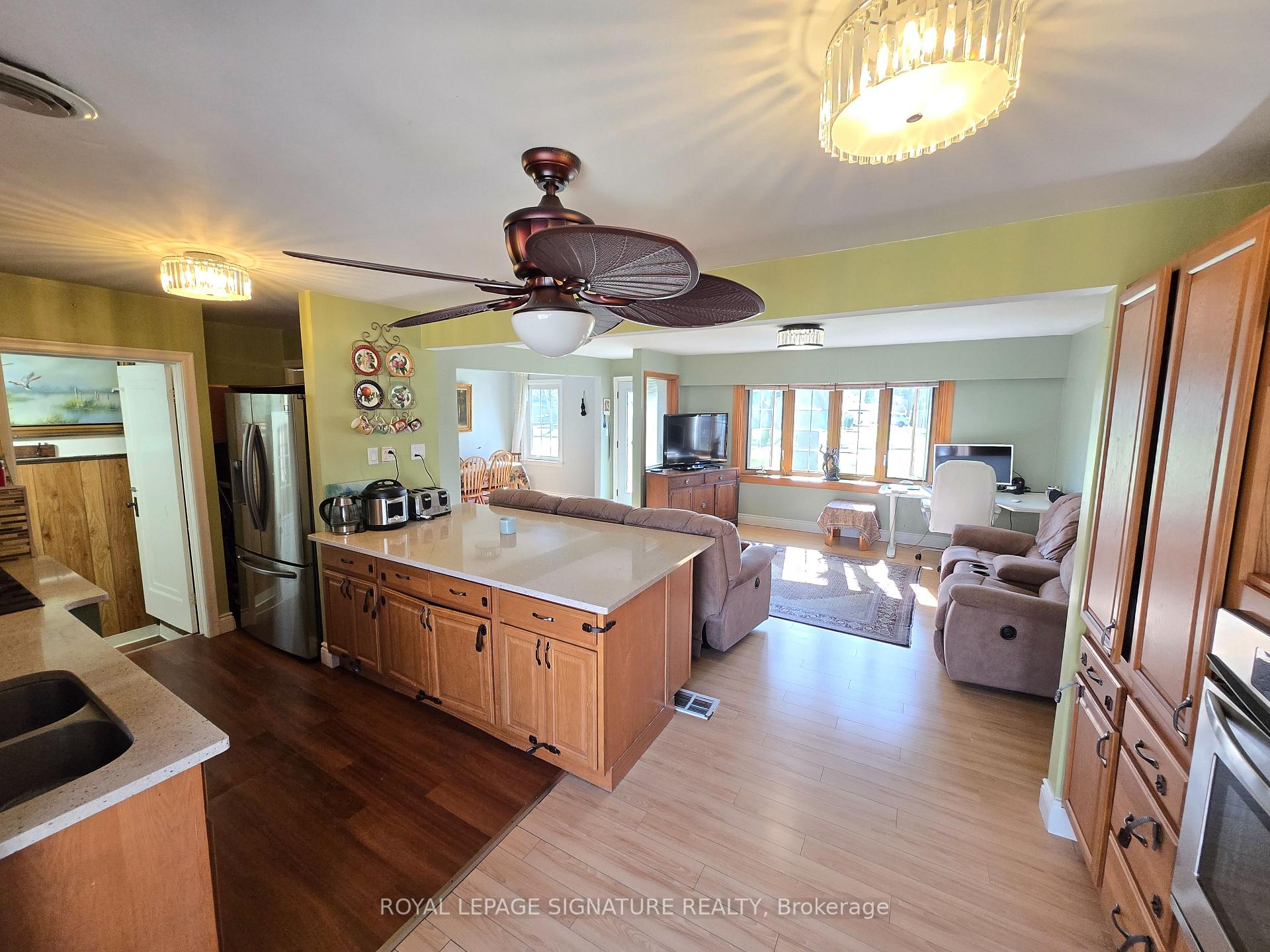 601 Conacher Drive, Toronto C14 — photo 3 of 5